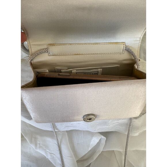 Chic 1980s La Regale Crystal Satin Clutch - Picture 5 of 10